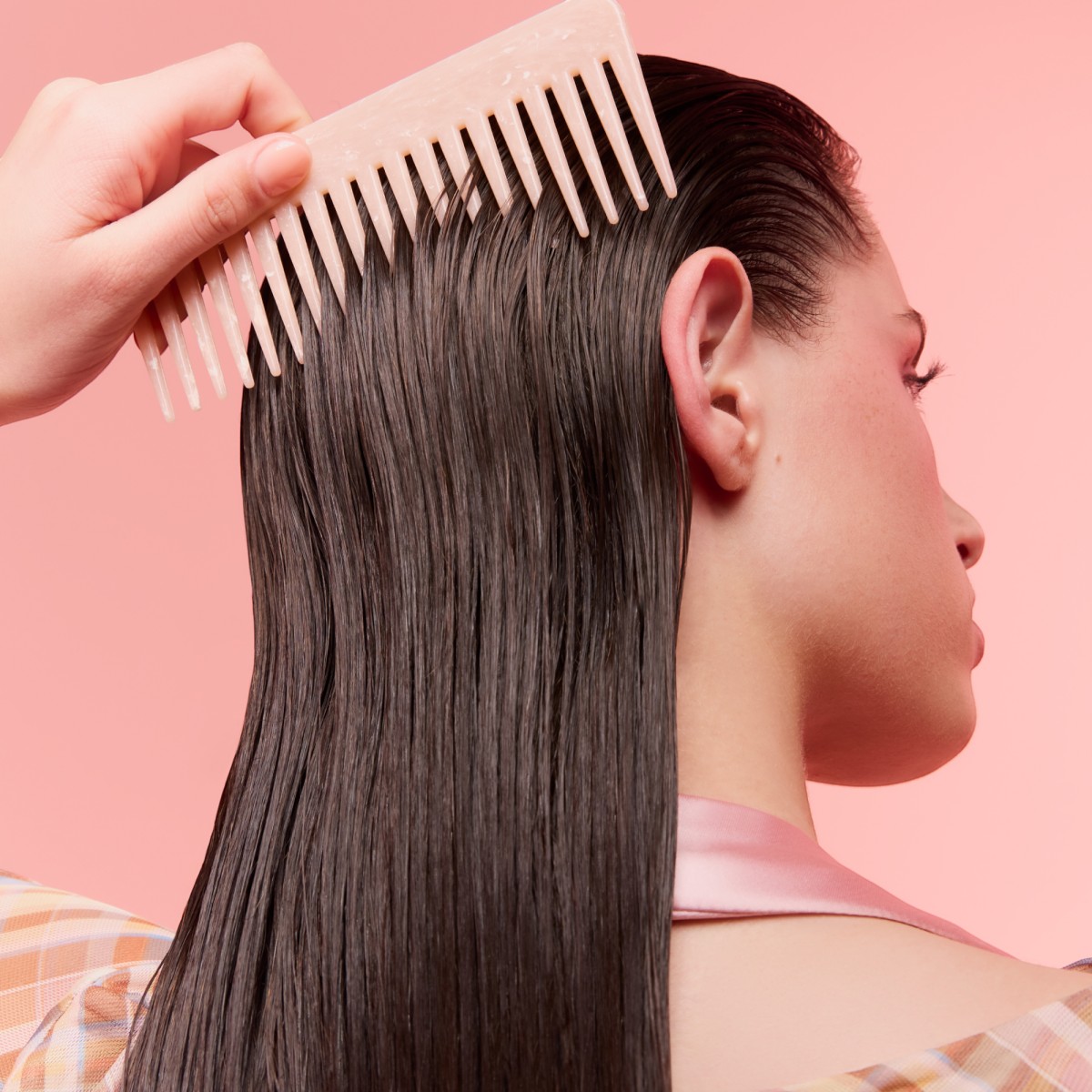 ヘアマスクの使用シーン