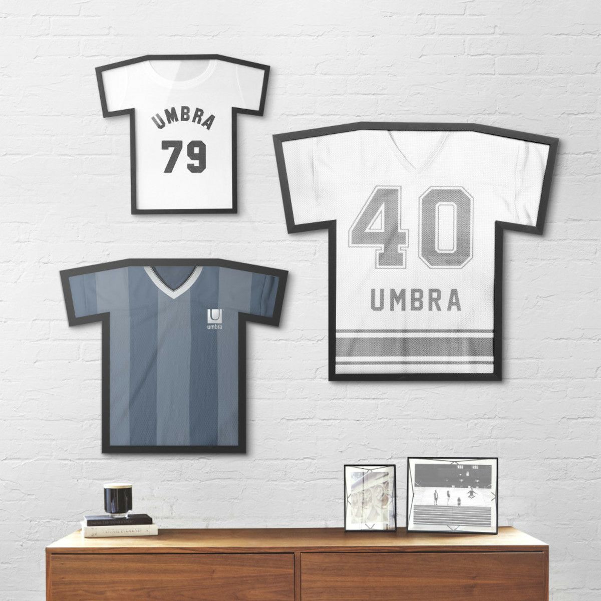 Tシャツ入りフレーム T-FRAME ディスプレイ（ティーフレーム） – Umbra® / アンブラ