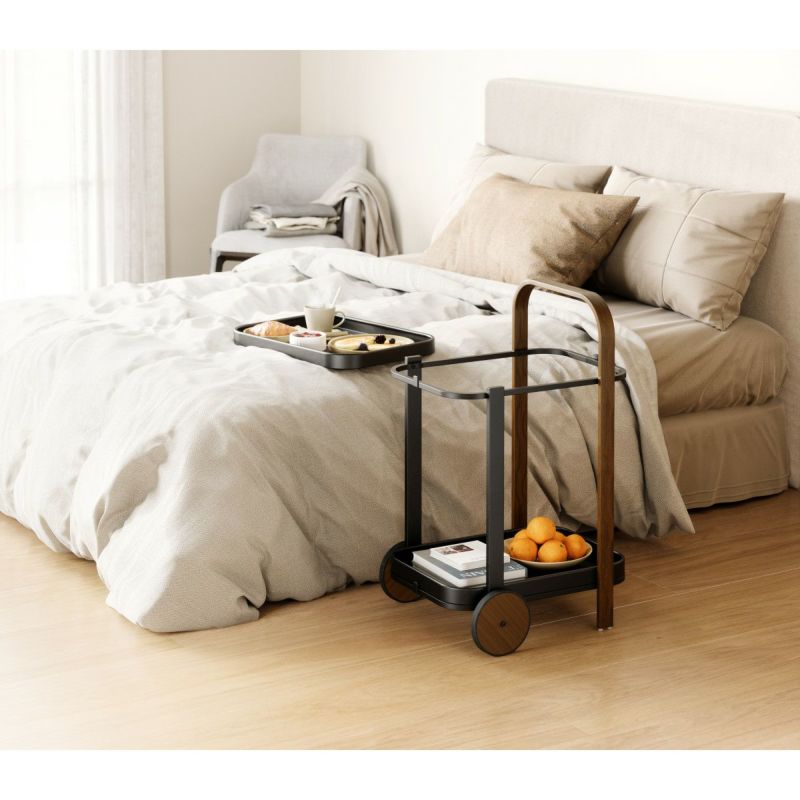 取り外し可能なトレイで“運ぶ→置く”がラク