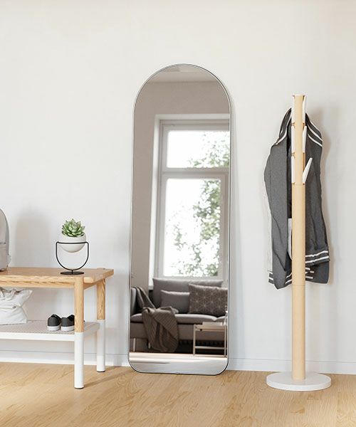 umbra フーバ アーチド リーニングミラー 51×157cm チタニウム